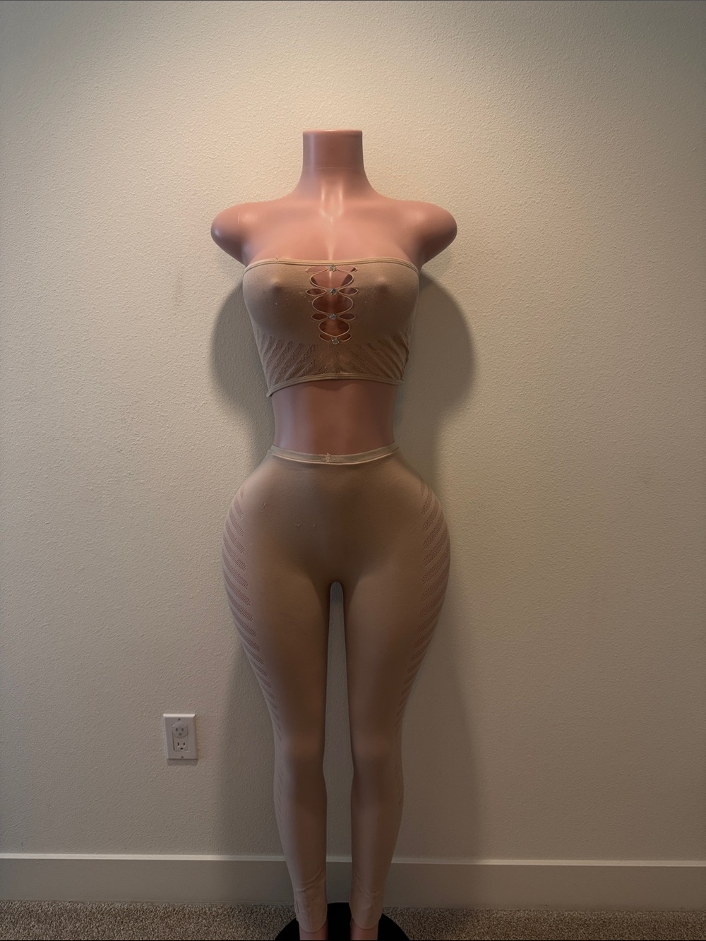 Seamless Nude Two-Piece Set - Lace-Up Bandeau & High-Waist Leggings